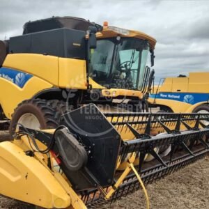 Colheitadeira New Holland CR 9060 2008 Usada 30 Pés - 6.272h - Imagem 5