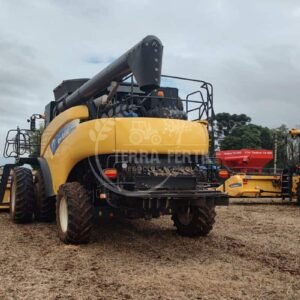 Colheitadeira New Holland CR 9060 2008 Usada 30 Pés - 6.272h - Imagem 4